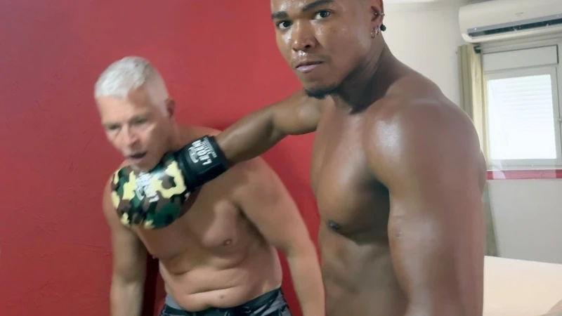 So after I tested PietroBR's 🇧🇷 sixpack in 'Gutpunching Fun (I)', he got to test my 🇳🇱 gut in 'Gutpunching Fun (II)'. As you can see, he did NOT go easy on me! 👊💥🥵☠️
(Full vid under the videos tab.)